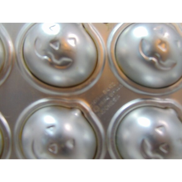 1994 Wilton Petite Jack O'Lantern Mold #2105-8462 Aluminum Pan Cake/Gelatin/Trea - Picture 5 of 7